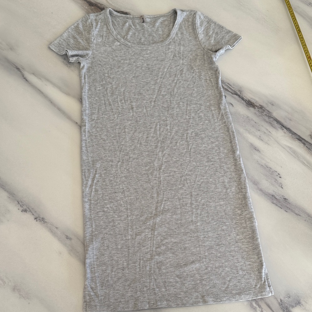 THYME Gray Short Sleeve Maternity Dress - size M